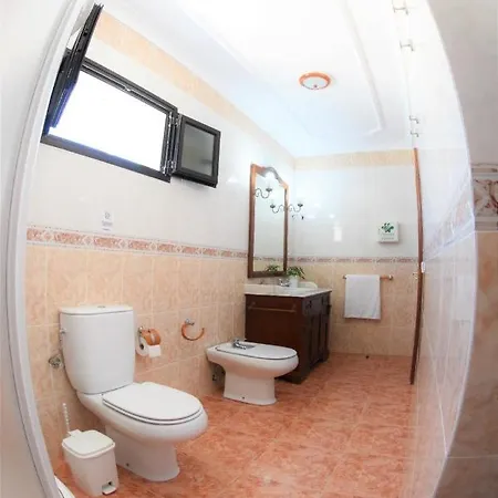 Ferienhaus Fur 8 Personen Ca 250 M In Tinajo, Lanzarote Binnenland Von Lanzarote بيت للعطل تيناجون